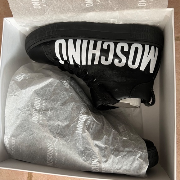 Moschino Logo High-top Sneaker Kids Size IT 31 US 13 - Picture 2 of 9